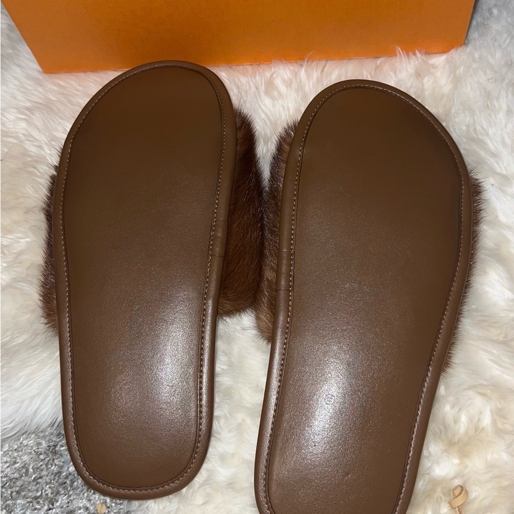Louis Vuitton Brown and White Fur Slippers - Picture 3 of 3